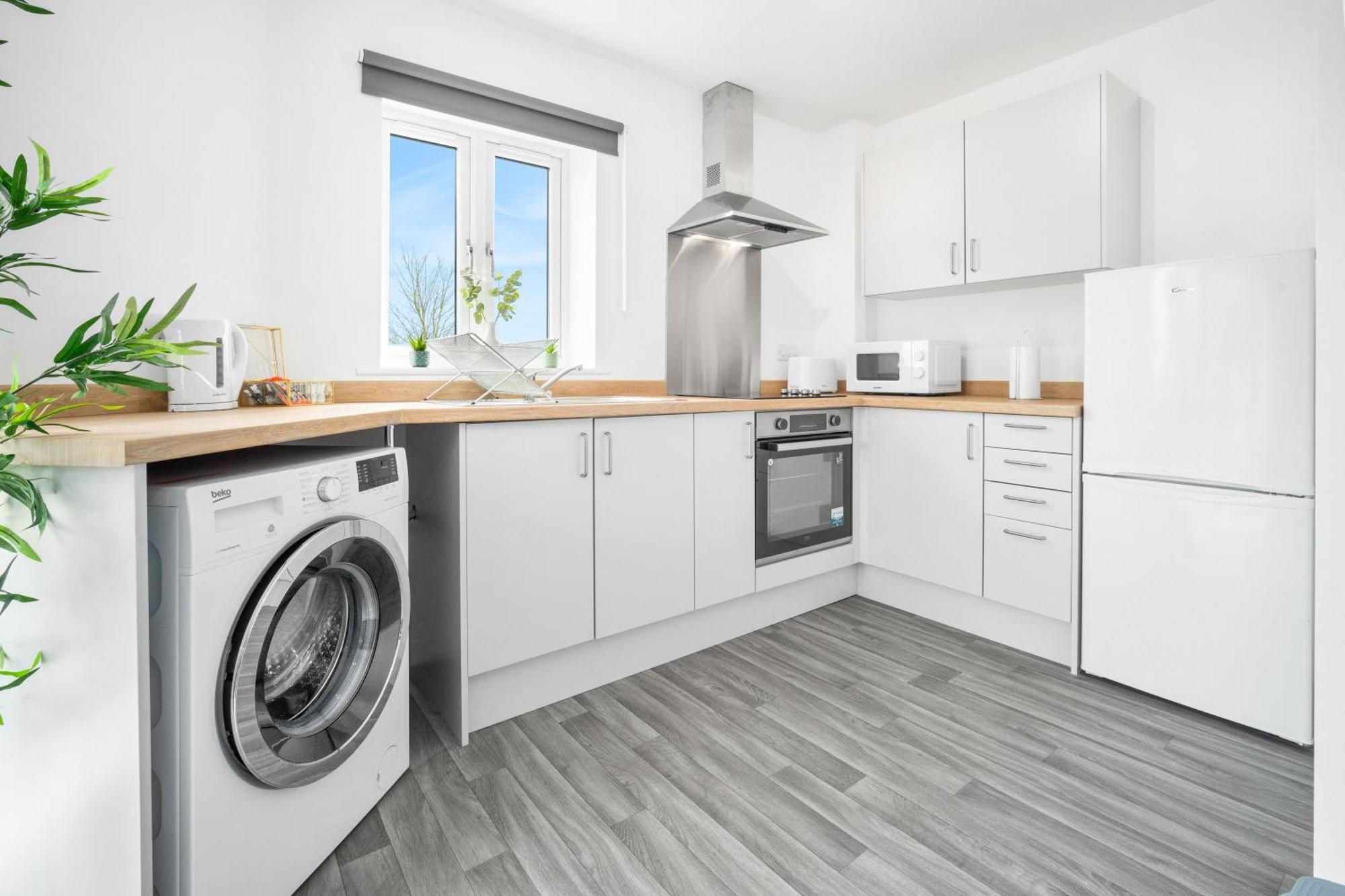 New 2 Bedroom Deluxe Apartment - Parking - Wifi & Netflix - Top Rated - 50C Cradley Heath Dış mekan fotoğraf